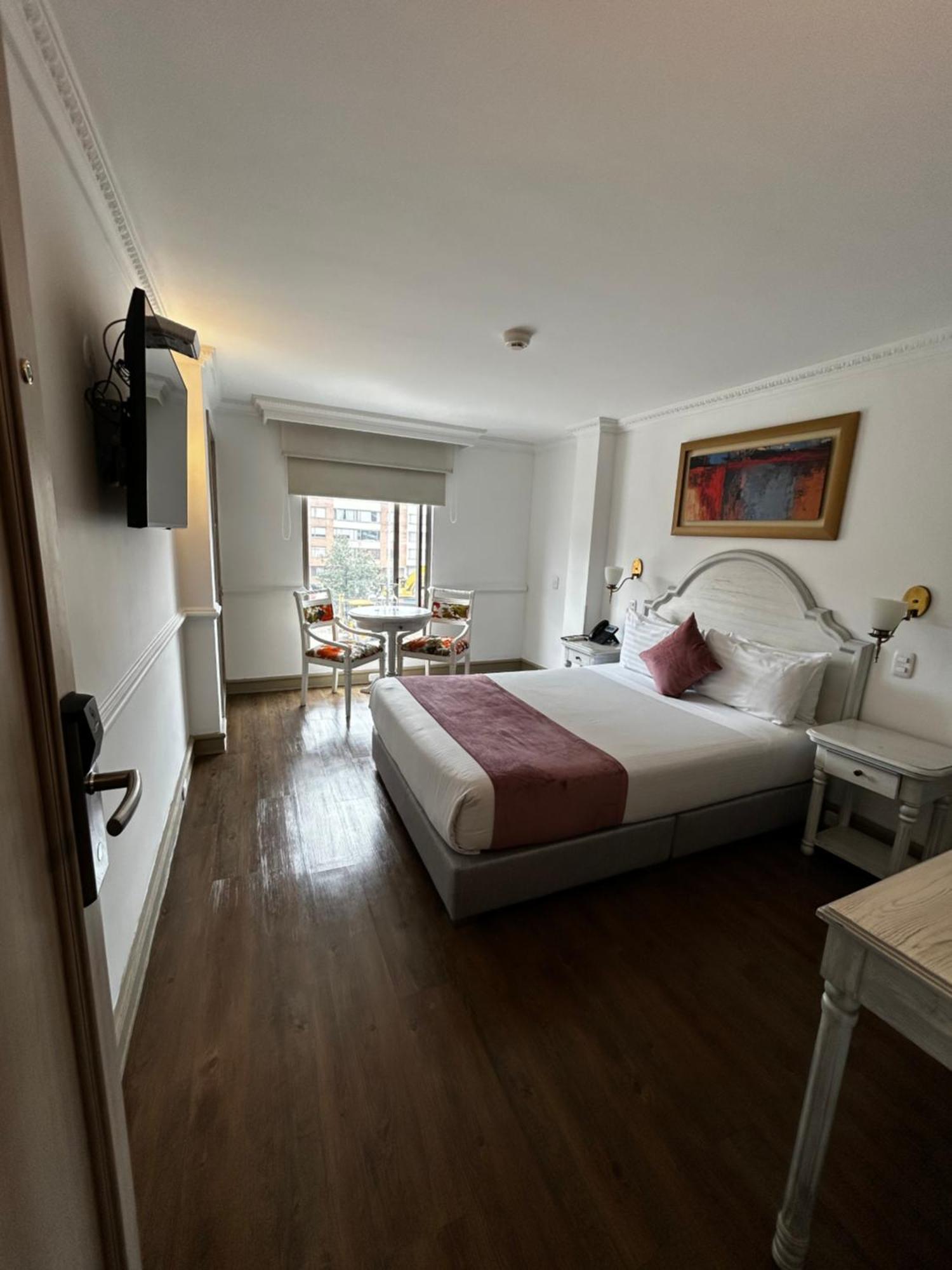 Vintage Hotel 4*